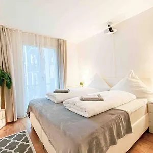 Luxury Cinema 2r Apt + Balcony / 65m² Leipzig